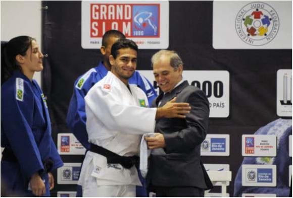 Grand Slam tem lançamento e desfile da Mizuno