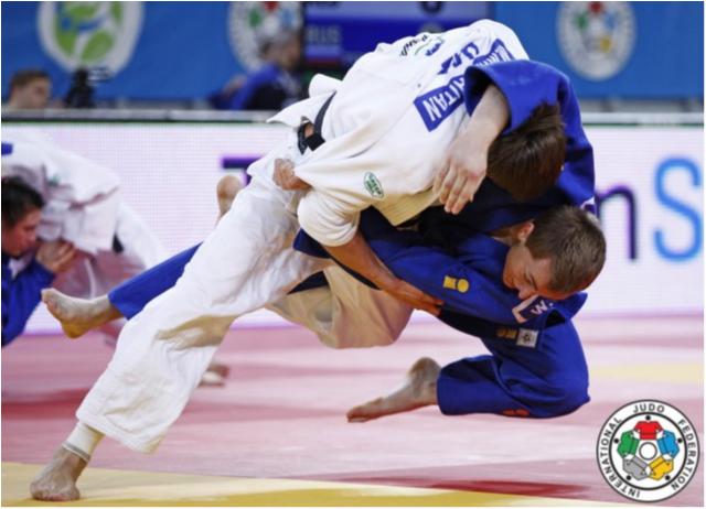 Henrique Silva Fights for Bronze at the World Junior Championship