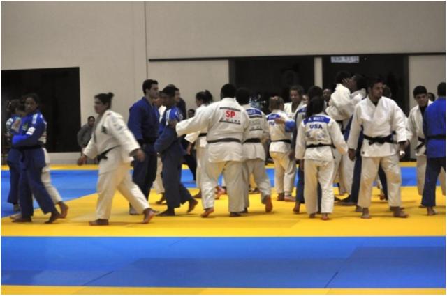 In order to encourage teamwork, the athletes from Junior TC take part in a friendly competition 