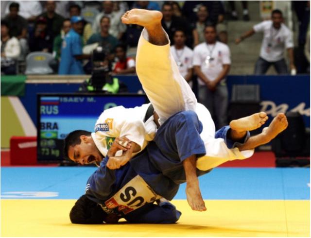 Leandro Guilheiro Resumes Competing at Astana Grad Prix 