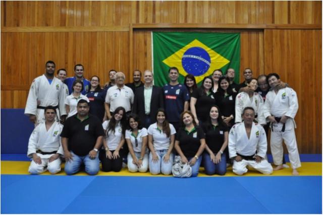 Paulo Wanderley Visits the Brazilian Judo Team Gathered in Mangaratiba