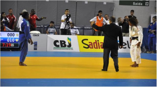 Atletas da seleção feminina brilham e Minas Tênis Clube lidera o quadro de medalhas do Troféu Brasil