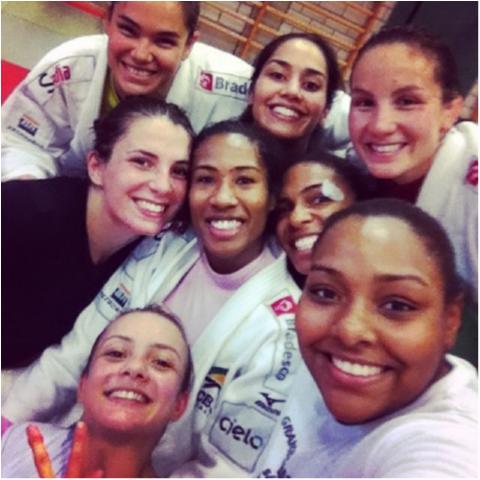 Treinos duros e passeio turístico marcam a passagem da seleção feminina pela Alemanha