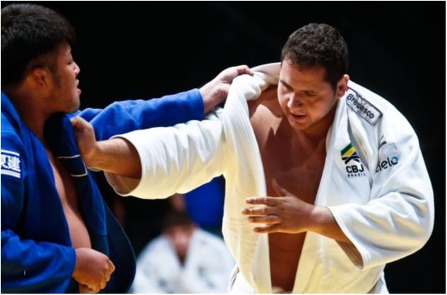 Começa treinamento de campo da seleção masculina em São Paulo