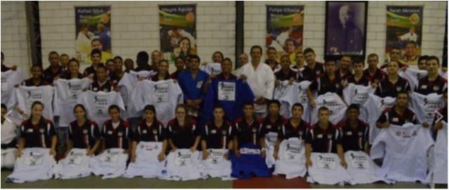 Judocas do Centro de Excelência do Ibirapuera recebem material esportivo