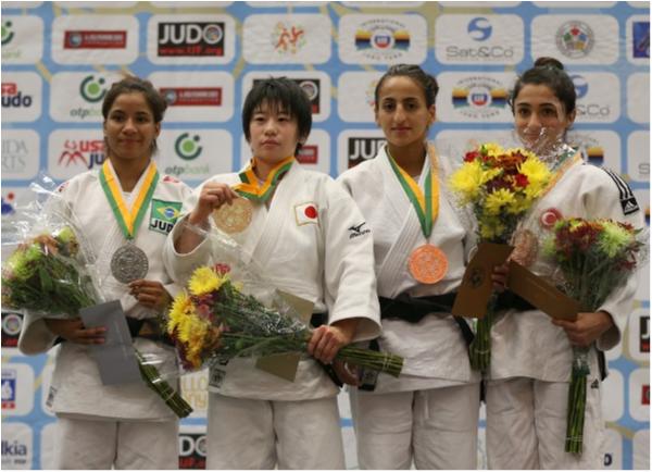 Larissa Farias é prata no superligeiro no Mundial Sub 21
