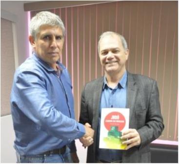 CBJ recebe doação de obra de Alexandre Velly sobre a genealogia do judô