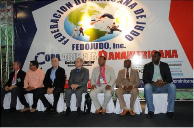 Paulo Wanderley participa de cerimônia de abertura da primeira etapa do Circuito Mundial Júnior 2015