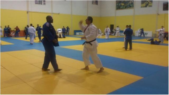 Lesão no cotovelo tira Teddy Riner de Treinamento em Saquarema