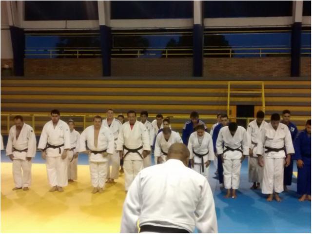 Carlos Honorato participa de treinamento com judocas do Ceará