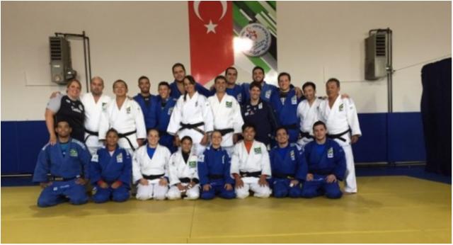 Seleção chega à Turquia e faz primeiro treinamento antes do Grand Prix de Samsun