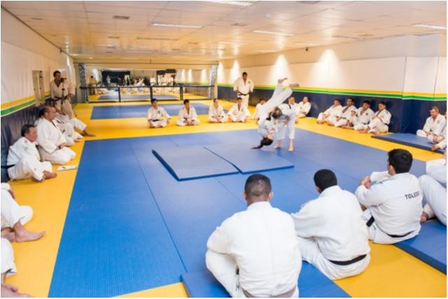 Judocas da Academia Brasileira de Treinadores participam de Estágio Internacional com técnico francês