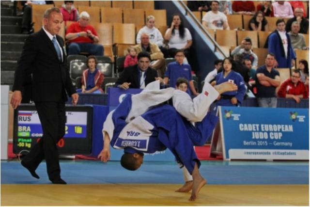 Com 5 pódios, equipe Sub 18 encerra participação em Berlim em 3º no quadro de medalhas