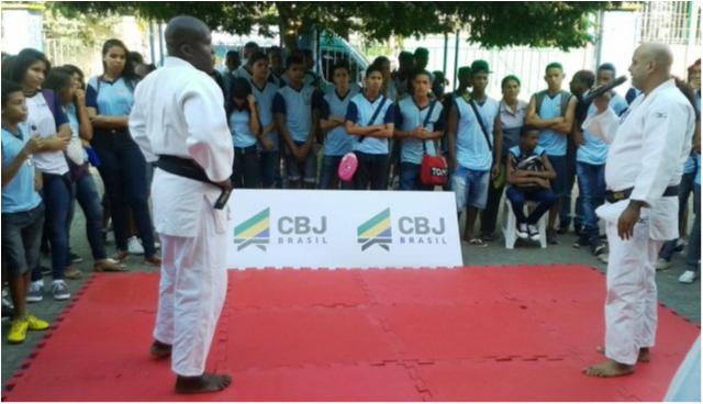 Desafio Internacional leva judô para crianças de 10 escolas de Duque de Caxias (RJ)