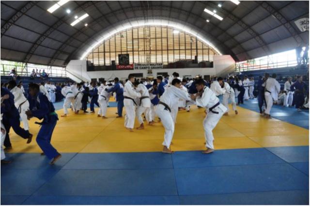 Mais de 200 atletas participam do primeiro dia do Treinamento de Campo Sub 18