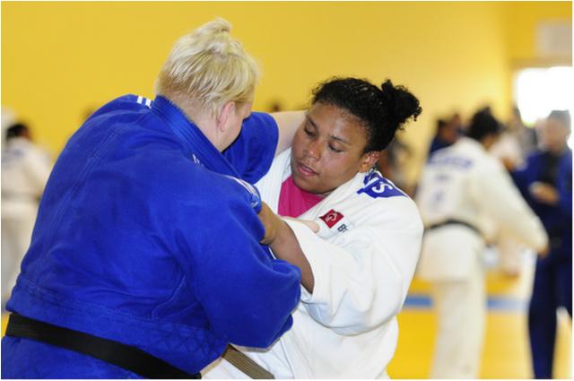 Gabriel Souza e Sibilla Faccholli ficam em sétimo lugar no primeiro dia de Universíade Gwangju 2015