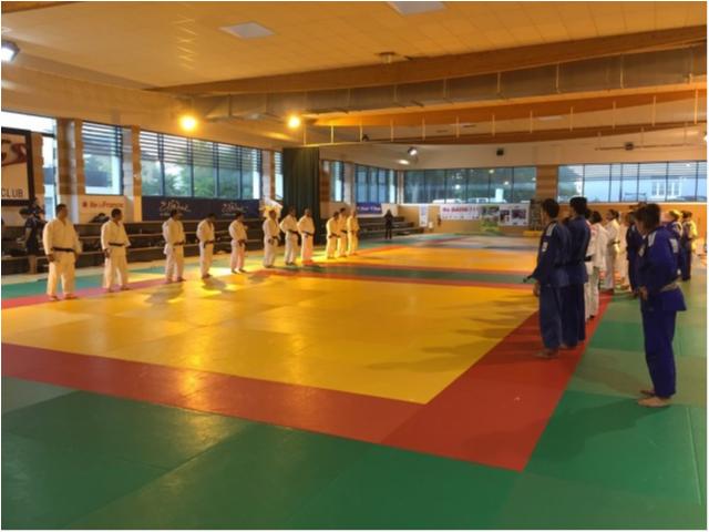 Seleção chega à França e já faz primeiro treino