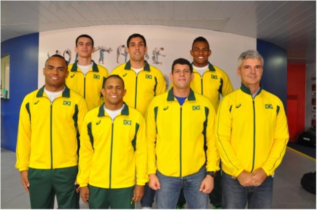Atletas da seleção brasileira de wrestling visitam CBJ antes de embarcar para Mundial da modalidade