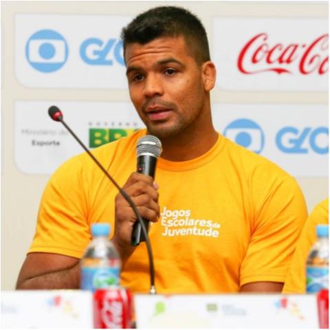 Sarah Menezes e Luciano Corrêa são homenageados nos Jogos Escolares, em Fortaleza