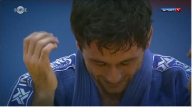 Derly relembra drama da mudança de categoria antes de ser campeão mundial