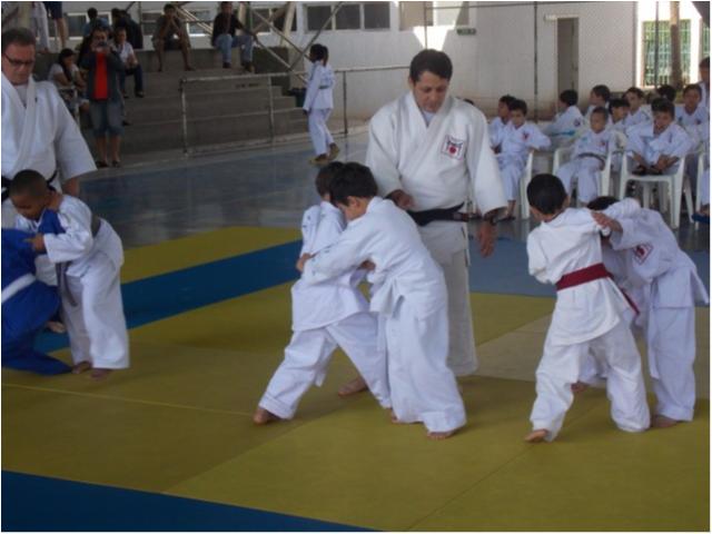 Projeto social de Rogério Sampaio abre inscrições para polo de Cubatão