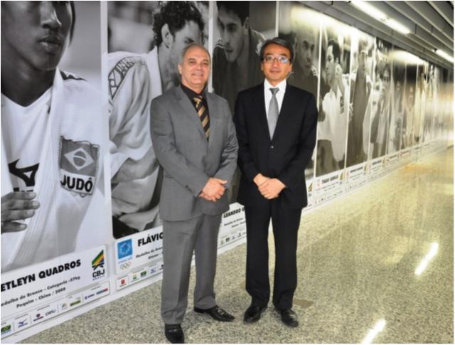 Cônsul-geral do Japão no Rio visita sede da CBJ