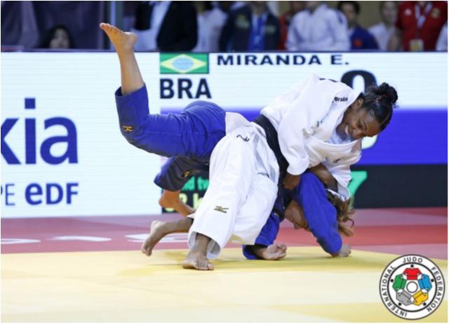 Érika Miranda é vice-campeã do Grand Slam Abu Dhabi 2015