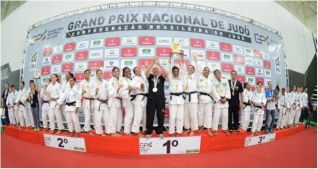 De virada, Reação derrota Pinheiros e é campeão do Grand Prix Interclubes 2015