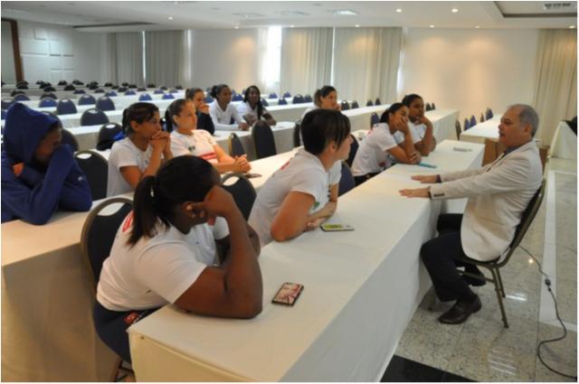 Presidente Paulo Wanderley visita Treinamento de Campo Internacional