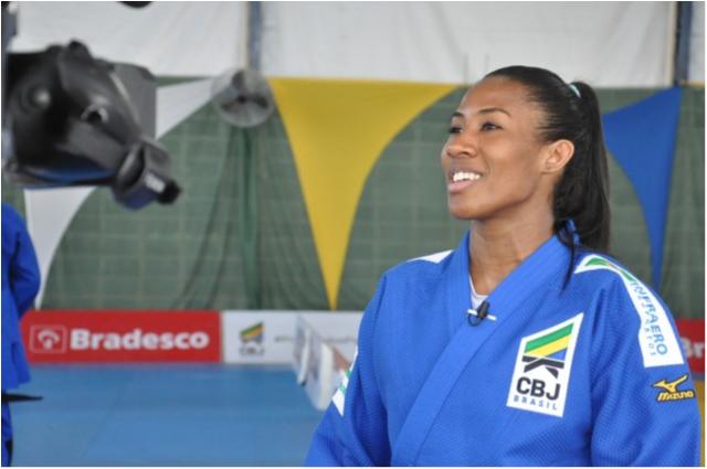 Ketleyn Quadros analisa Super Desafio BRA contra a Coreia do Sul e convoca torcida para apoiar o Brasil 