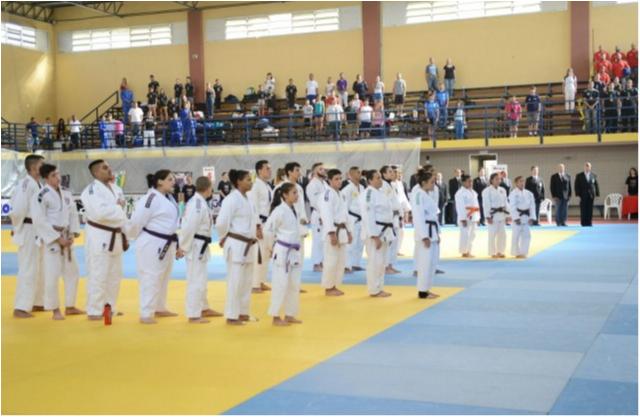 Paraná aproveita fator casa para encostar em São Paulo no total de medalhas na Região V