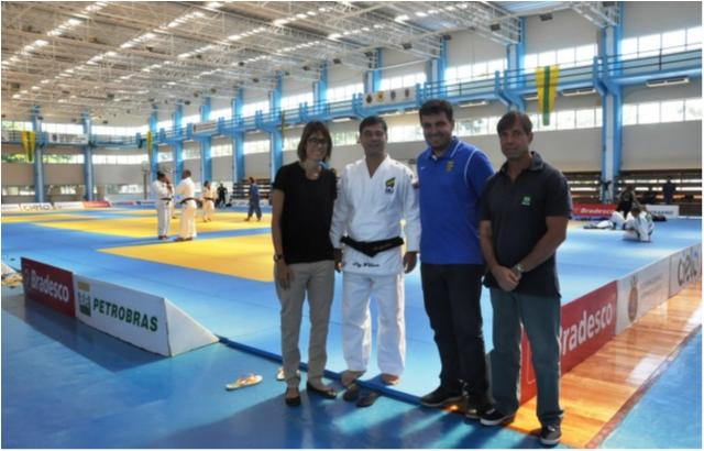 Representantes do COB visitam Treinamento de Campo da seleção brasileira