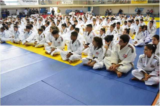 Campeões da Seletiva de Base em 2015 mantêm boa forma e conquistam Paulista Sub 18