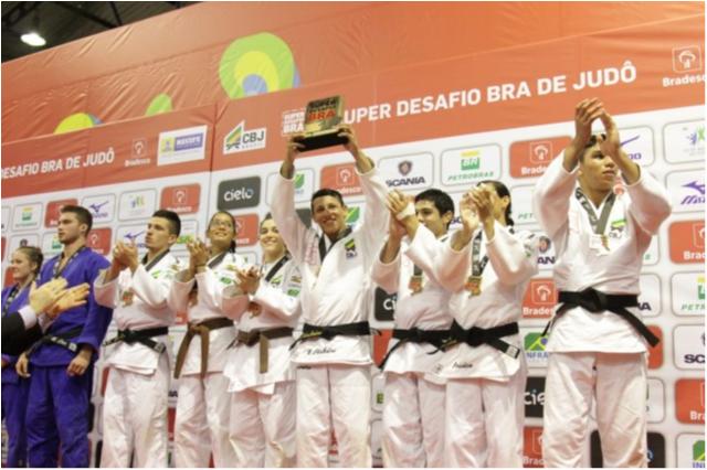 Jovens do Brasil superam Canadá por 7 a 0 no Superdesafio BRA