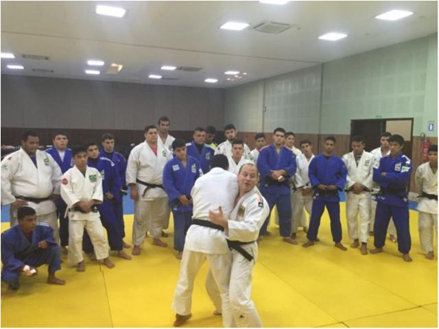 Medalhista olímpico alemão ministra treino para categorias de base 
