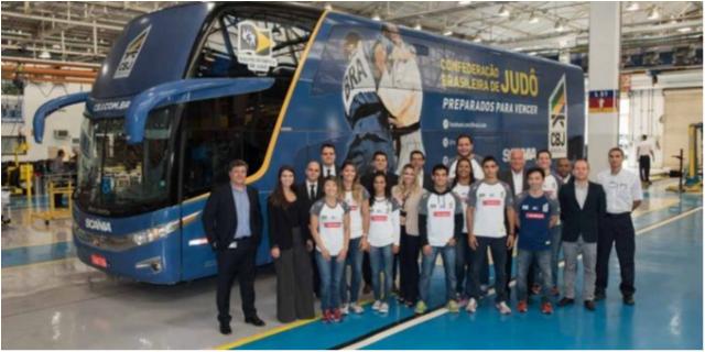 Scania entrega novo ônibus da seleção brasileira de judô