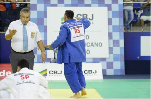 Defendendo a Federação Gaúcha, baiano supera drama pessoal e é campeão brasileiro em casa
