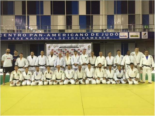 Técnicos das seleções estaduais conduzem treinamento de campo após Brasileiro Sub 21