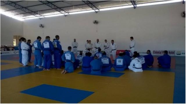 Seleção masculina inicia semana de treinos em Pindamonhangaba