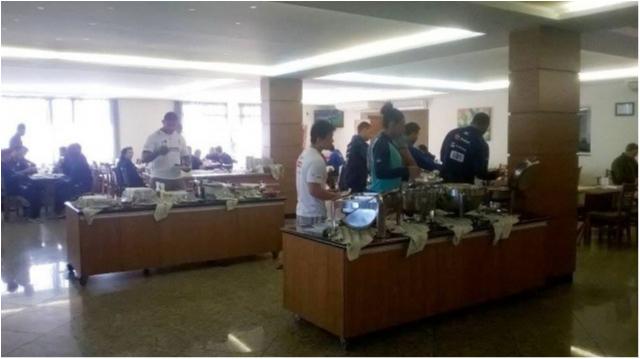 Nutricionista da CBJ explica dieta dos atletas durante o treinamento de campo em Pindamonhangaba