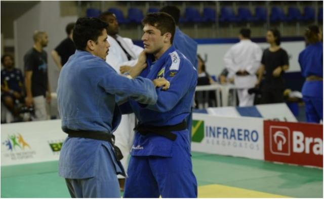 Atletas olímpicos participam de último treinamento de campo antes da concentração para os Jogos Rio 2016