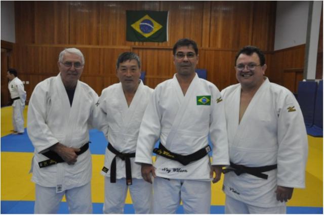 Medalhistas olímpicos de 1984 visitam seleção olímpica em Mangaratiba