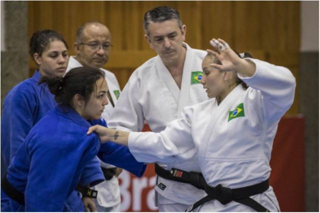 Técnicos dos clubes participam de treinos da seleção na reta final rumo ao Jogos