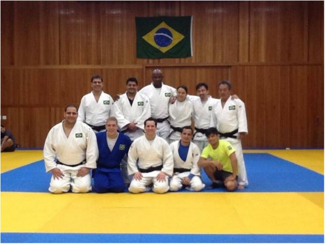 Henrique Guimarães e Carlos Honorato são os últimos medalhistas a passar pela concentração da equipe olímpica