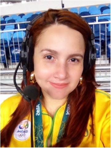 Locutora da Arena Carioca 2 conta como foi anunciar primeiro ouro do Brasil nos Jogos Olímpicos