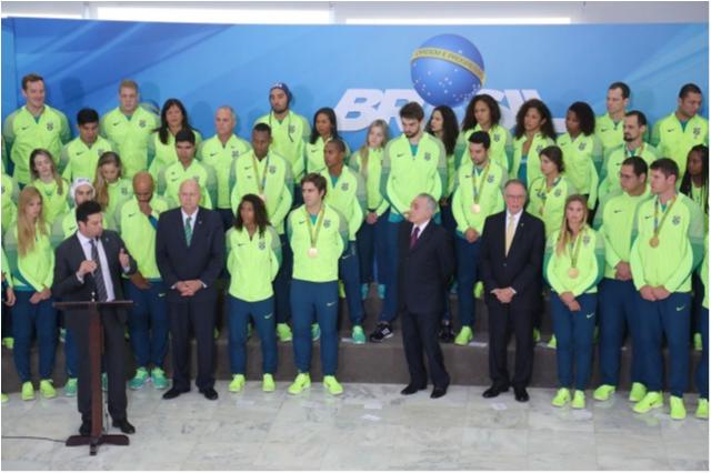 Judocas olímpicos participam de solenidade no Palácio do Planalto