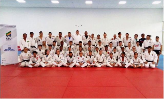 Sob os olhares do técnico da seleção principal, termina Treinamento de Campo Sub 18