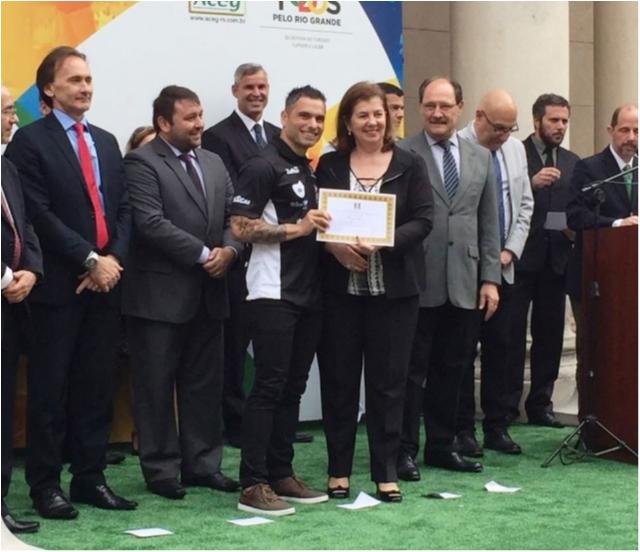 Judocas que participaram da Rio 2016 são homenageados no Rio Grande do Sul