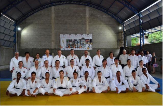 Federação Espíritossantense de judô gradua 24 candidadatos no exame para faixa preta
