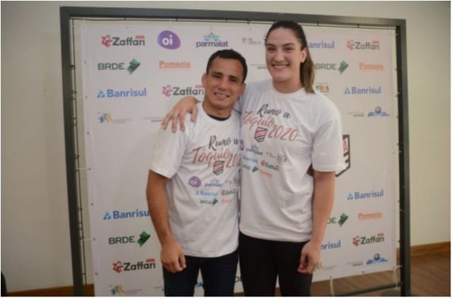 Mayra Aguiar e Felipe Kitadai renovam por mais quatro anos com a Sogipa